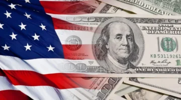 ضربة ثلاثية تضغط بشدة على الدولار أقوى عملة في العالم